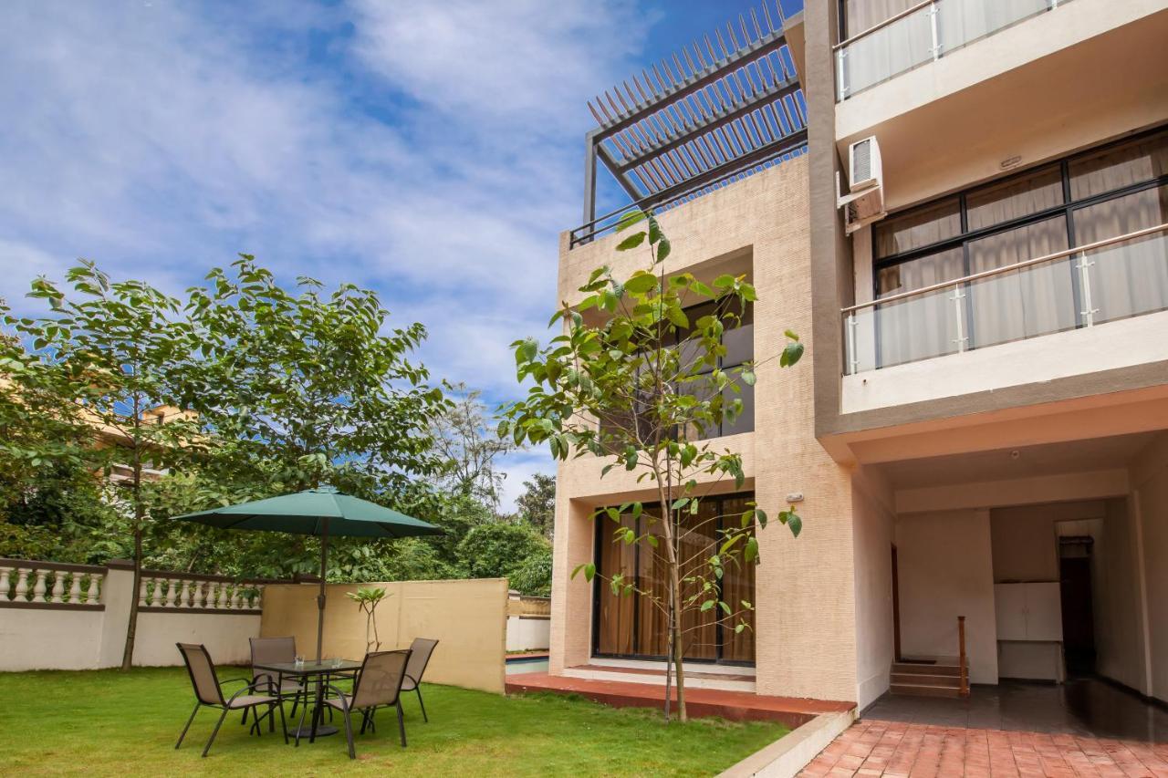 Stayvista'S Greenwoods Villa 10 - City-Center Villa With Private Pool, Terrace, Lift & Carrom Board Lonavala Exteriör bild