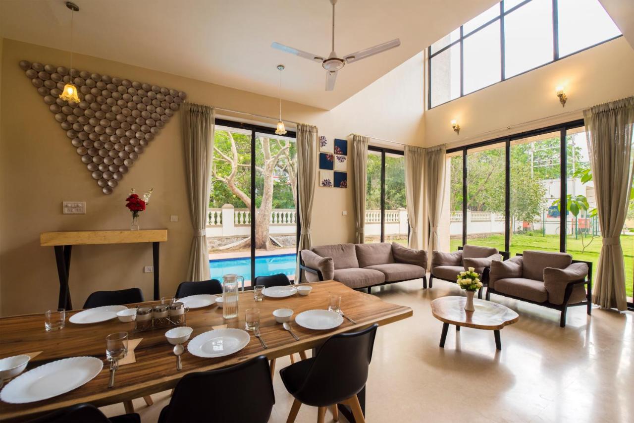 Stayvista'S Greenwoods Villa 10 - City-Center Villa With Private Pool, Terrace, Lift & Carrom Board Lonavala Exteriör bild