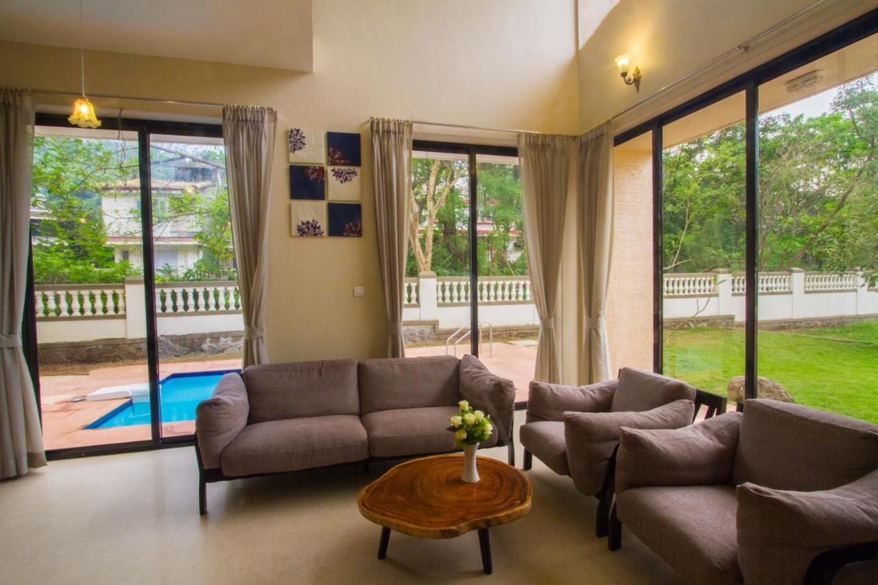 Stayvista'S Greenwoods Villa 10 - City-Center Villa With Private Pool, Terrace, Lift & Carrom Board Lonavala Exteriör bild